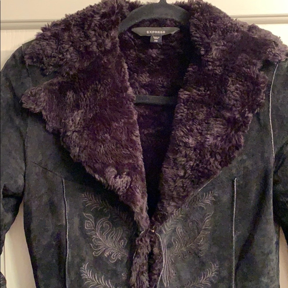 100% Leather faux fur lined embroidered jacket🖤🖤